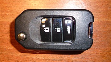 фото ключа HONDA c кнопками управления центральным замком