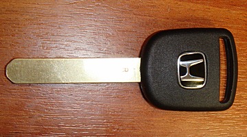фото ключа HONDA с местом под чип 