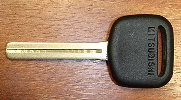 фото ключа mitsubishi toy40 с местом под чип