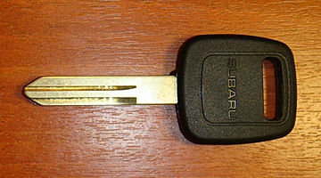 фото ключа subaru c с местом под чип